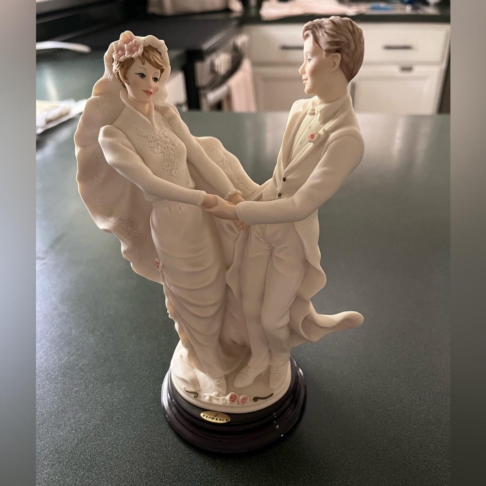 Giuseppe Armani Forever figurine, 1997